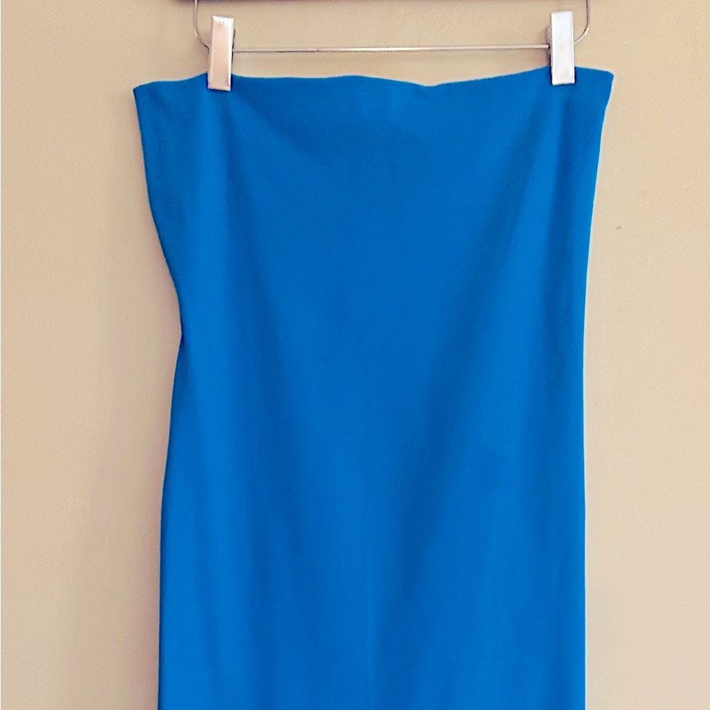 Blue Strapless Midi Bust- 15 with stretch. W-15, H- 17,5 stretch. Bando dress